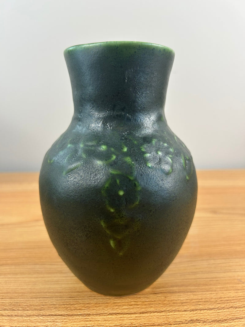 Ken Tracy Studio 2018 Arts & Crafts Pottery Hand Made Floral Green Vase