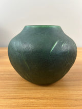 Ken Tracy Studio 2015 Arts & Crafts Pottery Matte Green Pinecone Vase