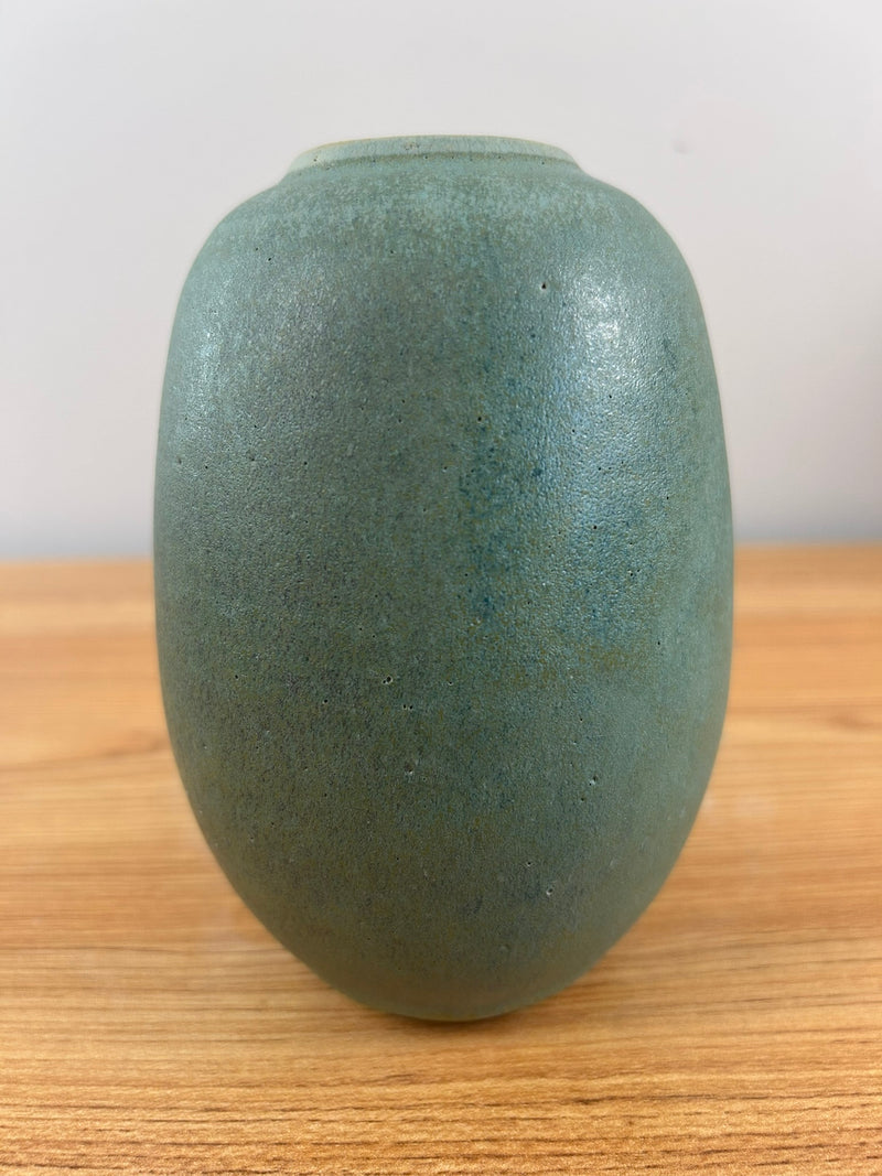CLAIRVAUX CALIFORNIA STUDIO ART POTTERY GREEN VASE FATHER ANTHONY BELLESORTE 1998