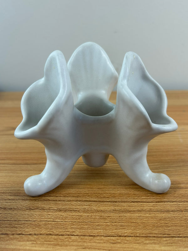 VAN BRIGGLE POTTERY TRIPLE CORNUCOPIA VASE CANDLE HOLDER WHITE