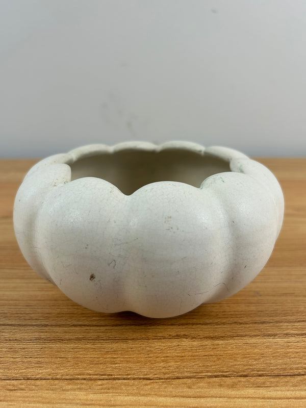 Niloak Art Pottery Scalloped Bowl Planter Vase White Cream Glaze