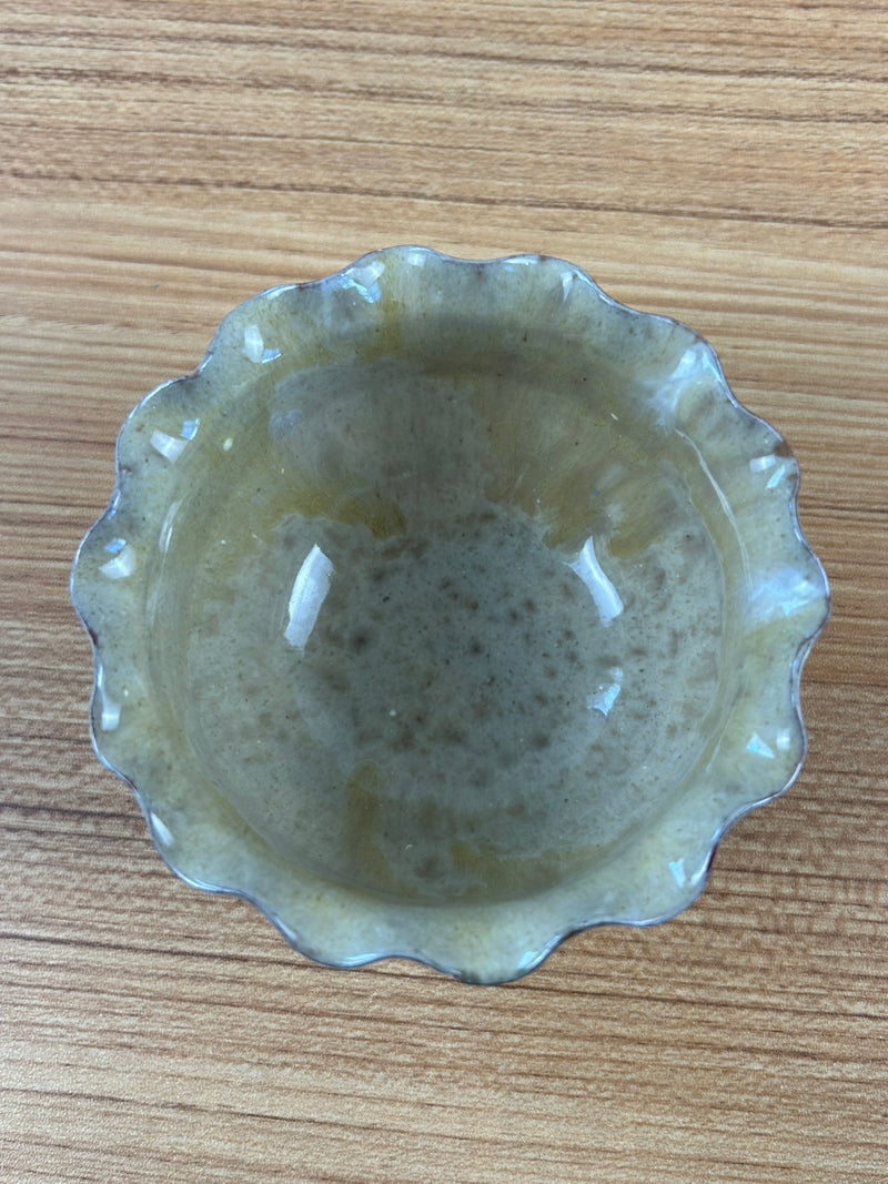 Old Sturbridge Village Pottery Mottle Glazed Ruffle Rim Bowl